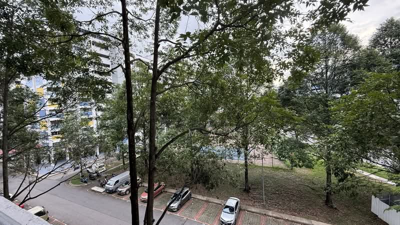183 Bukit Batok West Avenue 8, 183 Bukit Batok West Avenue 8, 3 Bedrooms, 980 sqft, HDB Flat For Sale, by Sk Mani, 500190524 - Exterior - PropertyGuru.com.sg