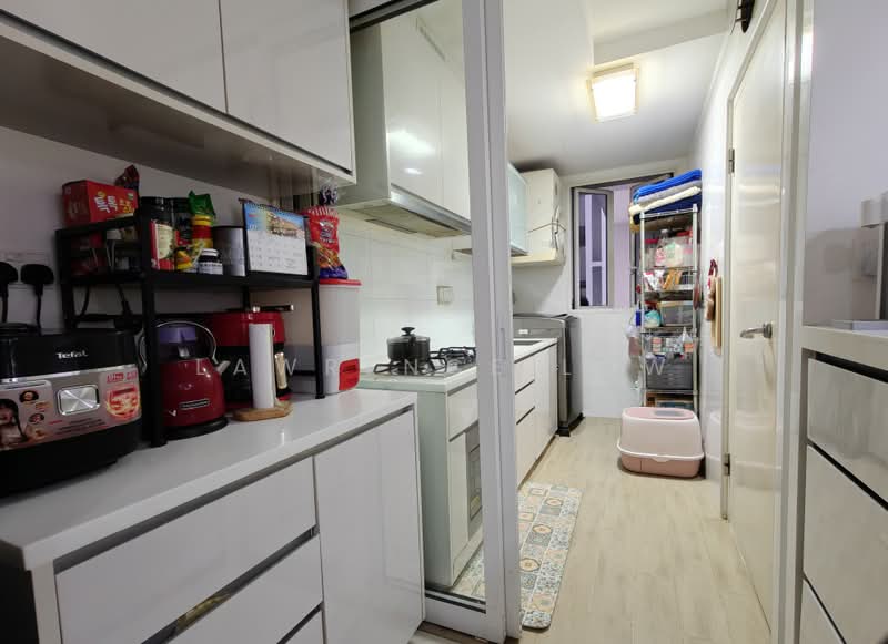 Forestville, 24 Woodlands Drive 16, 3 Bedrooms, 1,033 sqft, Executive Condominium For Sale, by Lawrence Low, 500190528 - Kitchen - PropertyGuru.com.sg