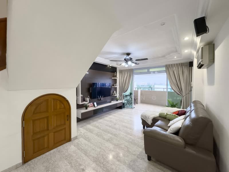 893 Tampines Avenue 8, 893 Tampines Avenue 8, 4 Bedrooms, 1,539 sqft, HDB Flat For Sale, by Shaw Yong, 500190530 - Living Room - PropertyGuru.com.sg