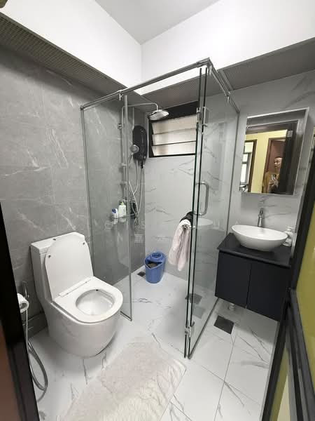 485 Segar Road, 485 Segar Road, 3 Bedrooms, 990 sqft, HDB Flat For Sale, by Aloisa Lua (嘉嘉), 500190542 - Bathroom - PropertyGuru.com.sg