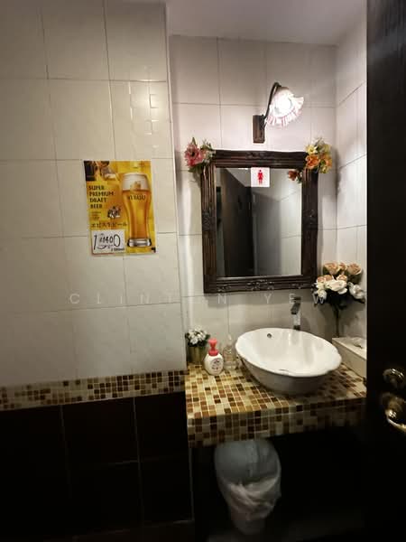 399 River Valley Road, , 1,599 sqft, Food & Beverage For Rent, by Clinton Yew, 500190548 - Bathroom - CommercialGuru.com.sg
