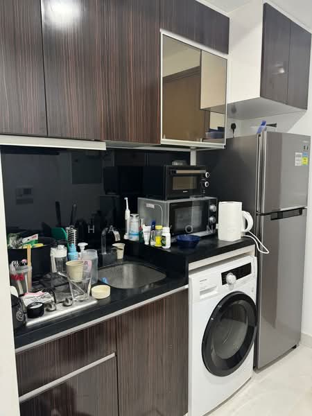Loft @ Nathan, 31 Nathan Road, 1 Bedroom, 388 sqft, Condominium For Rent, by Shaw Yong, 500190554 - Kitchen - PropertyGuru.com.sg
