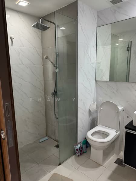 Loft @ Nathan, 31 Nathan Road, 1 Bedroom, 388 sqft, Condominium For Rent, by Shaw Yong, 500190554 - Bathroom - PropertyGuru.com.sg