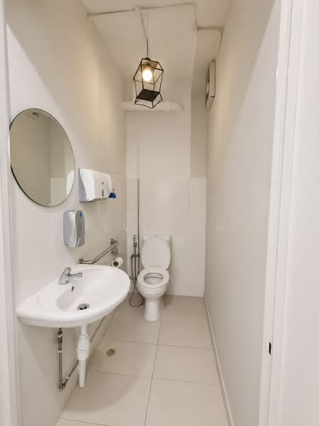 Rare Ground Floor Shophouse For Rent @ Siglap Dr!, Rare Ground Floor Shophouse For Rent @ Siglap Dr!, 1,850 sqft, Shop / Shophouse For Rent, by Kevin Aw 胡锦胜, 500190558 - Bathroom - CommercialGuru.com.sg