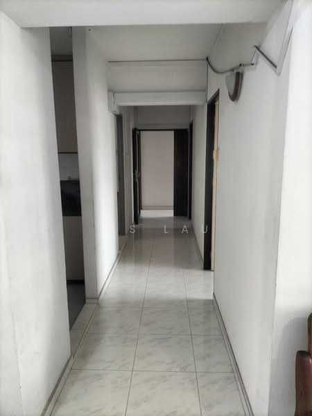 60 Lorong 4 Toa Payoh, 60 Lorong 4 Toa Payoh, 4 Bedrooms, 1,291 sqft, HDB Flat For Sale, by T.S Lau, 500190559 - Corridor - PropertyGuru.com.sg