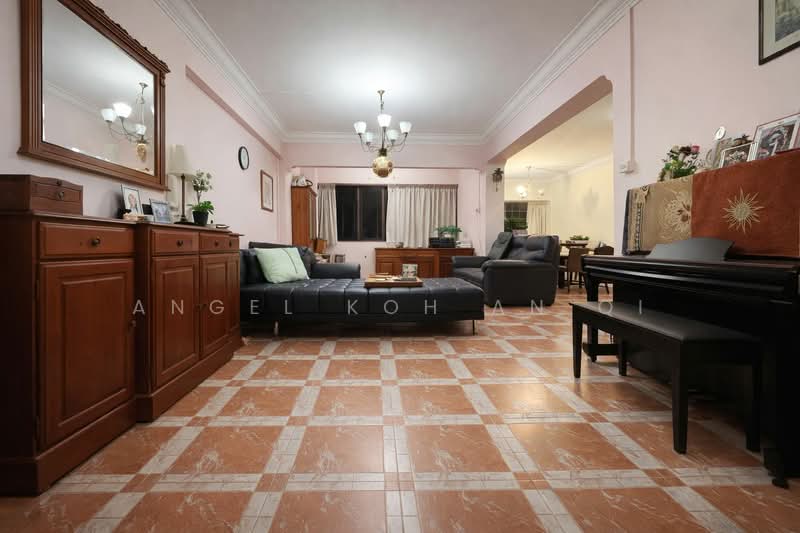 168 Petir Road, 168 Petir Road, 3 Bedrooms, 1,292 sqft, HDB Flat For Sale, by Angel Koh An Qi, 500190560 - Living Room - PropertyGuru.com.sg