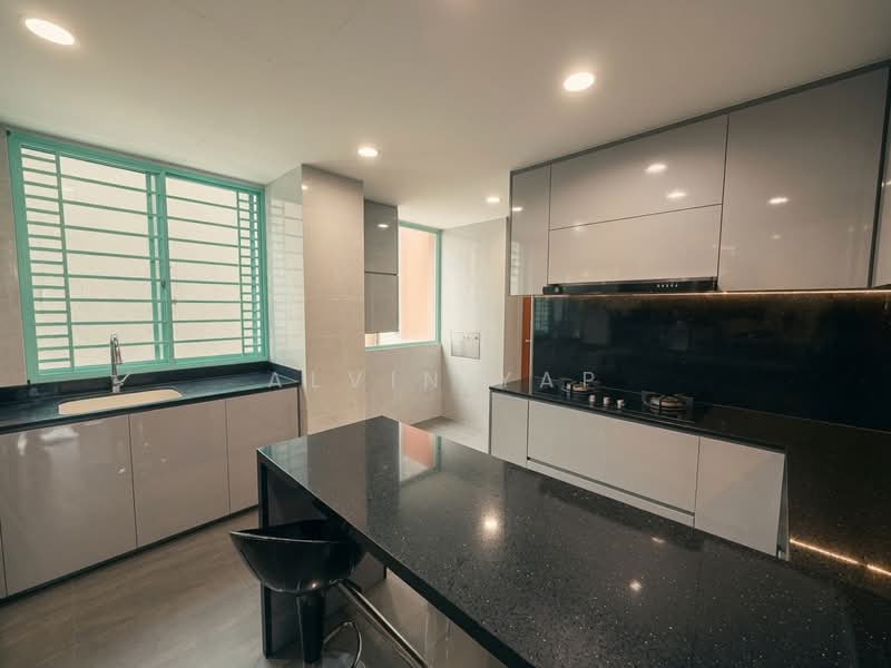Hazel Park Condo, 21 Hazel Park Condo, 4 Bedrooms, 1,518 sqft, Condominium For Sale, by Alvin Yap, 500190561 - Kitchen - PropertyGuru.com.sg