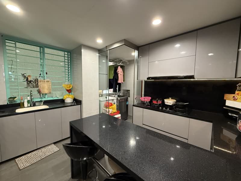 Hazel Park Condo, 21 Hazel Park Condo, 4 Bedrooms, 1,518 sqft, Condominium For Sale, by Alvin Yap, 500190561 - Kitchen - PropertyGuru.com.sg