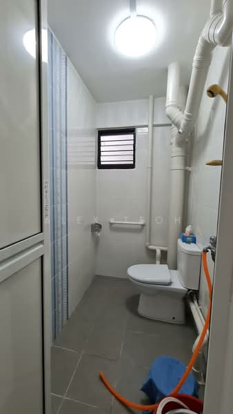 371 Bukit Batok Street 31, 371 Bukit Batok Street 31, 2 Bedrooms, 721 sqft, HDB Flat For Rent, by Alex Teoh, 500190562 - Bathroom - PropertyGuru.com.sg