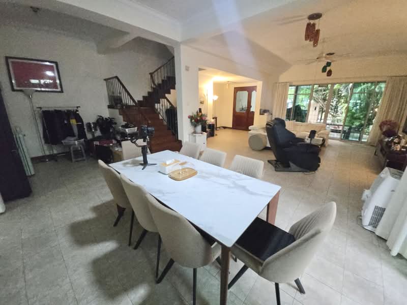 Kew Lane, , 6 Bedrooms, 3,560 sqft, Corner Terrace For Sale, by Joe Leow, 500190565 - Living Room - PropertyGuru.com.sg
