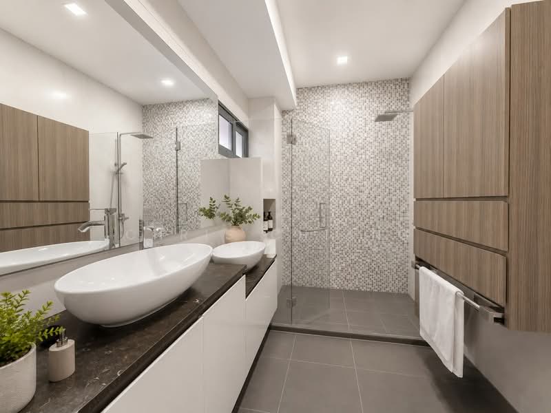 Serangoon Garden Estate, Bridport/ Cowdray/ Portchester/ Huddington/ Kingswear/ Hemsley Avenue, 5 Bedrooms, 4,600 sqft, Terraced House For Sale, by Chris Chiang, 500190572 - Bathroom - PropertyGuru.com.sg