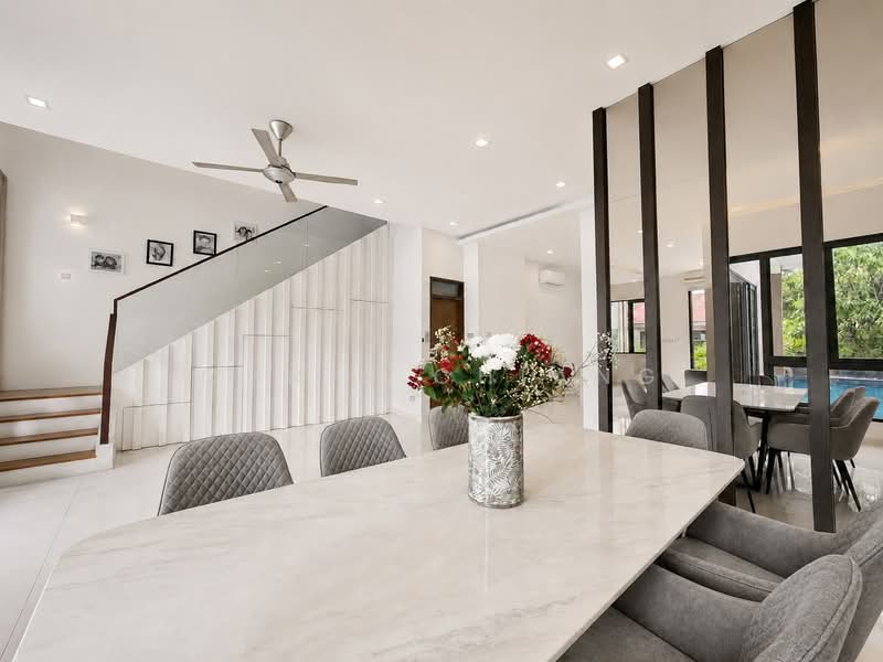 Serangoon Garden Estate, Bridport/ Cowdray/ Portchester/ Huddington/ Kingswear/ Hemsley Avenue, 5 Bedrooms, 4,600 sqft, Terraced House For Sale, by Chris Chiang, 500190572 - Dining - PropertyGuru.com.sg