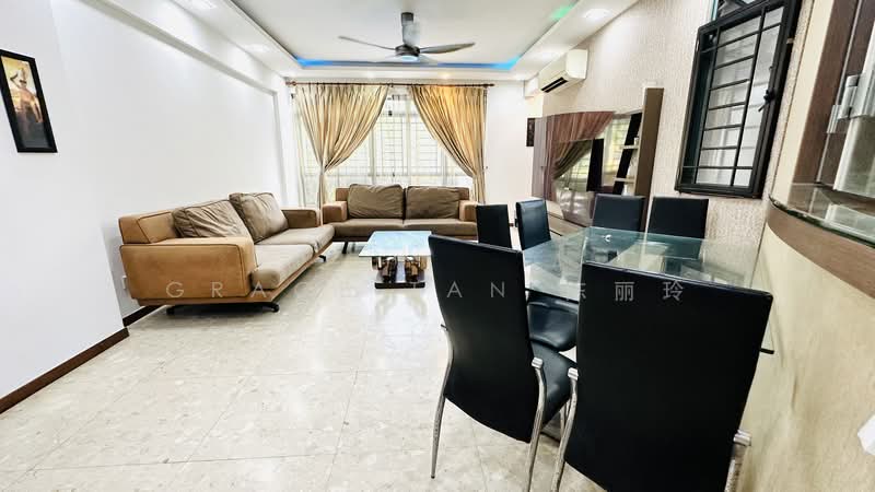 Summerdale, 10 Boon Lay Drive, 3 Bedrooms, 1,216 sqft, Condominium For Sale, by Grace Tan 陈丽玲, 500190573 - Living Room - PropertyGuru.com.sg