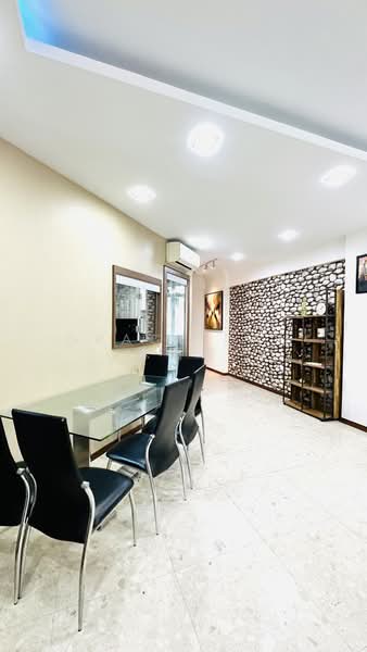 Summerdale, 10 Boon Lay Drive, 3 Bedrooms, 1,216 sqft, Condominium For Sale, by Grace Tan 陈丽玲, 500190573 - Dining Room - PropertyGuru.com.sg
