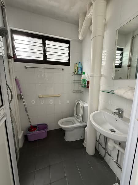 148 Yishun Street 11, 148 Yishun Street 11, 2 Bedrooms, 721 sqft, HDB Flat For Sale, by Douglas Goh, 500190581 - Bathroom - PropertyGuru.com.sg