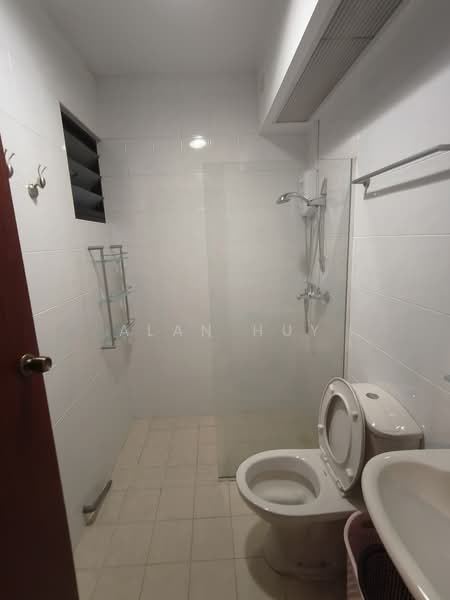 338B Anchorvale Crescent, 338B Anchorvale Crescent, Room Rental, 300 sqft, HDB Flat For Rent, by Alan Huy, 500190584 - Bathroom - PropertyGuru.com.sg