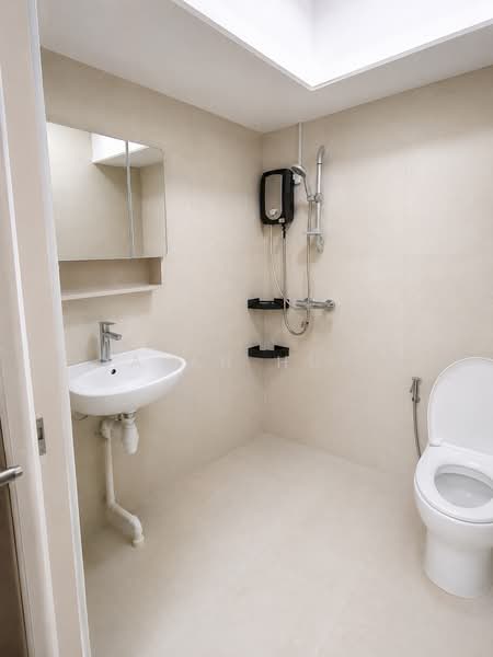 338B Anchorvale Crescent, 338B Anchorvale Crescent, Room Rental, 300 sqft, HDB Flat For Rent, by Alan Huy, 500190584 - Bathroom - PropertyGuru.com.sg