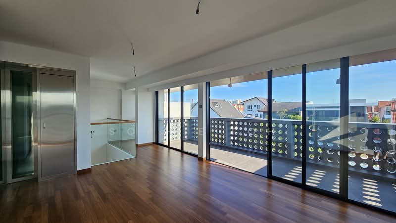 Serangoon Gardens Estate, , 6 Bedrooms, 2,805 sqft, Semi-Detached House For Sale, by Sophie Toh, 500190605 - Balcony - PropertyGuru.com.sg