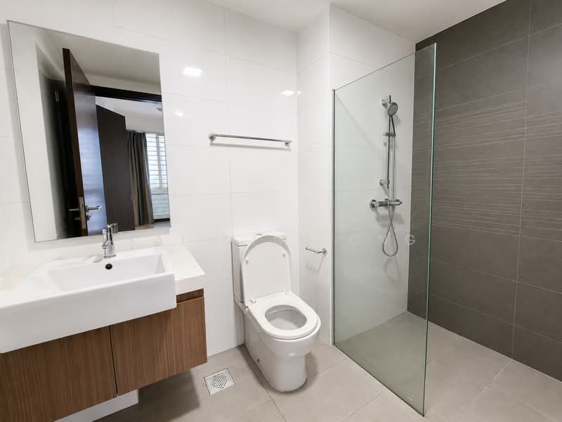 Lake Life, 2 Tao Ching Road, 2 Bedrooms, 743 sqft, Executive Condominium For Sale, by Kai Ming Ong, 500190615 - Bathroom - PropertyGuru.com.sg