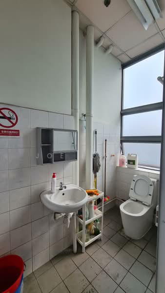 Enterprise Hub, 48 Toh Guan Road East, Boon Lay / Jurong / Tuas, 1,959 sqft, Factory / Workshop (B2) For Rent, by Joe Leow, 500190620 - Bathroom - CommercialGuru.com.sg