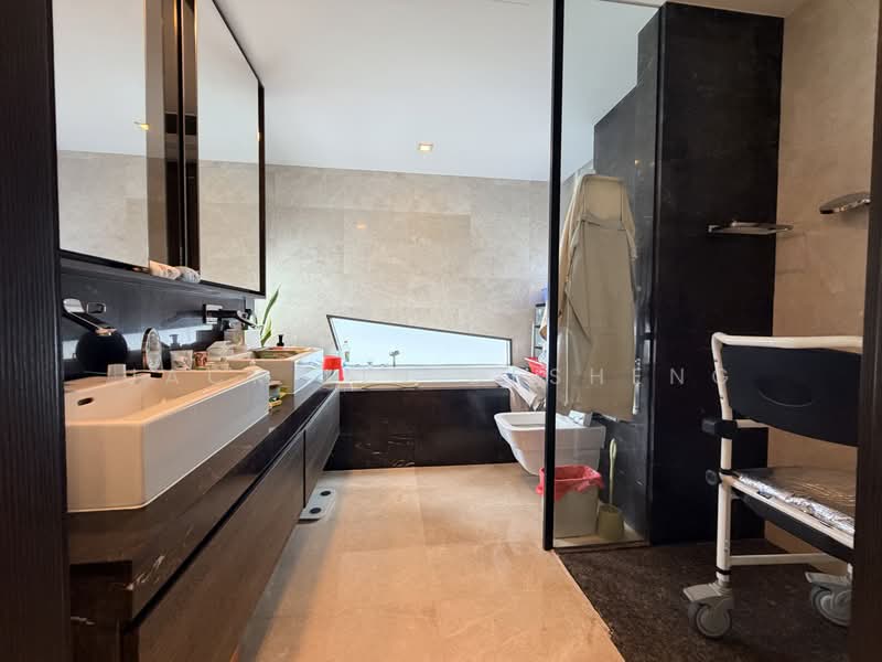 Cape Royale, , 4 Bedrooms, 2,508 sqft, Condominium For Sale, by Jack Lin Desheng, 500190622 - Bathroom - PropertyGuru.com.sg