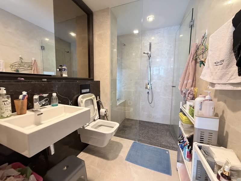 Cape Royale, , 4 Bedrooms, 2,508 sqft, Condominium For Sale, by Jack Lin Desheng, 500190622 - Bathroom - PropertyGuru.com.sg