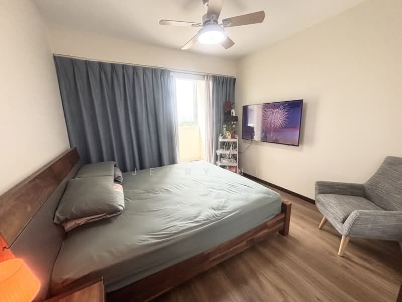 83A Circuit Road, 83A Circuit Road, 4 Bedrooms, 1,033 sqft, HDB Flat For Sale, by Jerry Ni, 500190630 - Master Bedroom w Balcony - PropertyGuru.com.sg