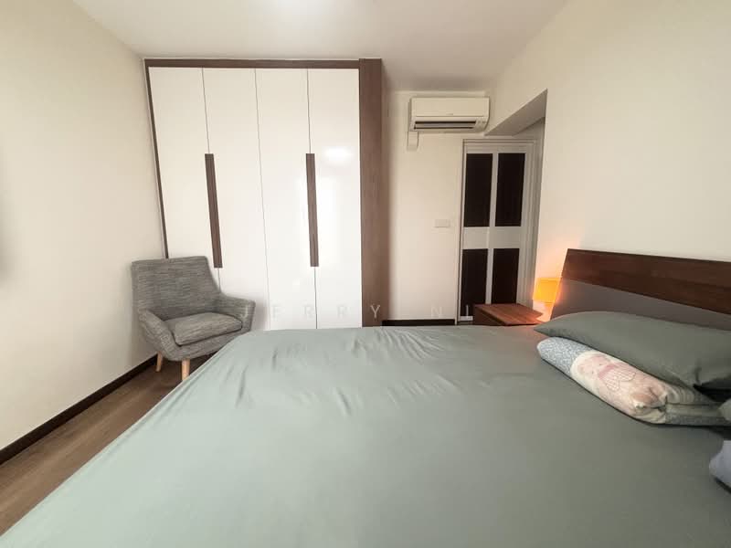 83A Circuit Road, 83A Circuit Road, 4 Bedrooms, 1,033 sqft, HDB Flat For Sale, by Jerry Ni, 500190630 - Tailor Made Wardrobe & Super King Bed - PropertyGuru.com.sg