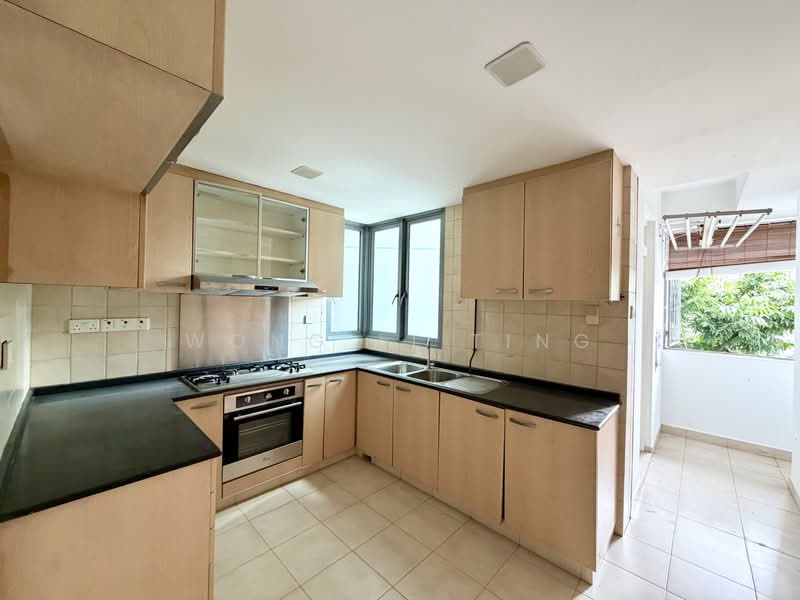 The Madeira, 50 Bukit Batok Street 31, 3 Bedrooms, 1,356 sqft, Condominium For Sale, by Wong Li Ting, 500190637 - Kitchen - PropertyGuru.com.sg