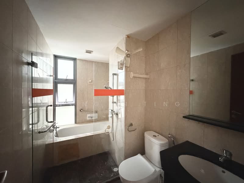 The Madeira, 50 Bukit Batok Street 31, 3 Bedrooms, 1,356 sqft, Condominium For Sale, by Wong Li Ting, 500190637 - Bathroom - PropertyGuru.com.sg