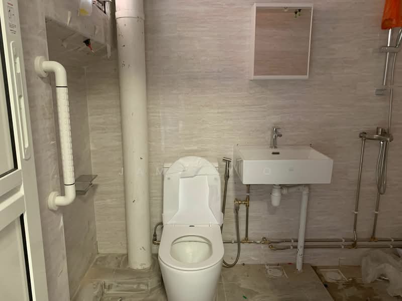 358 Hougang Avenue 5, 358 Hougang Avenue 5, Room Rental, 150 sqft, HDB Flat For Rent, by James Yeo, 500190647 - Bathroom - PropertyGuru.com.sg