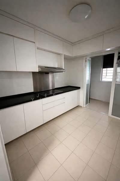342B Yishun Ring Road, 342B Yishun Ring Road, 2 Bedrooms, 732 sqft, HDB Flat For Sale, by Jessie Yip Shiok Chen, 500190649 - Kitchen - PropertyGuru.com.sg