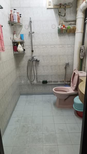 218 Choa Chu Kang Central, 218 Choa Chu Kang Central, Room Rental, 110 sqft, HDB Flat For Rent, by Irene Tan, 500190661 - Bathroom - PropertyGuru.com.sg