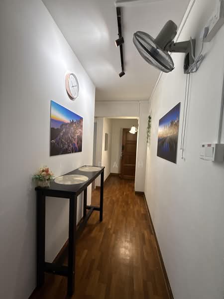 Pandan Valley, 1 Pandan Valley, Room Rental, 80 sqft, Condominium For Rent, by Linda Ho, 500190662 - Corridor - PropertyGuru.com.sg