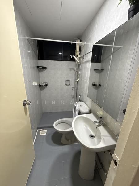 Pandan Valley, 1 Pandan Valley, Room Rental, 80 sqft, Condominium For Rent, by Linda Ho, 500190662 - Bathroom - PropertyGuru.com.sg