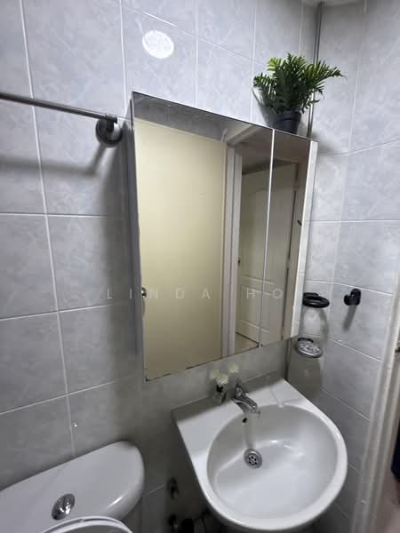 Pandan Valley, 1 Pandan Valley, Room Rental, 80 sqft, Condominium For Rent, by Linda Ho, 500190662 - Bathroom - PropertyGuru.com.sg