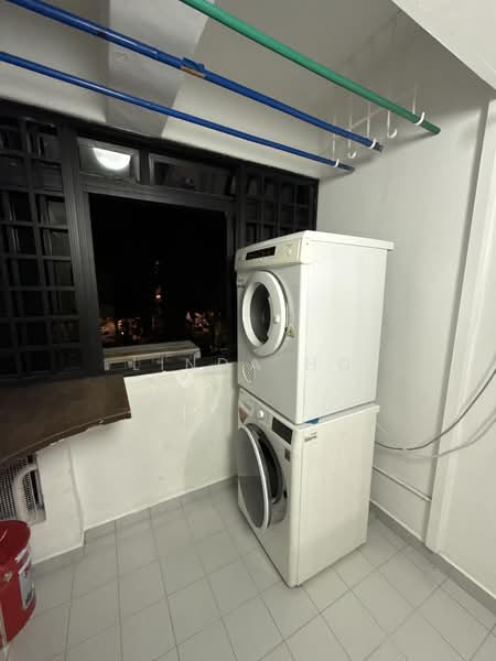 Pandan Valley, 1 Pandan Valley, Room Rental, 80 sqft, Condominium For Rent, by Linda Ho, 500190662 - Balcony - PropertyGuru.com.sg