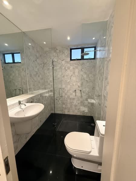 The Colonnade, 82 Grange Road, 4 Bedrooms, 3,617 sqft, Condominium For Rent, by Matthias Chia 谢金城, 500190664 - Bathroom - PropertyGuru.com.sg