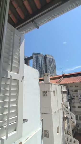 No GST | Petite All-White Shophouse with High Pitched Ceiling, Tras Street Tanjong Pagar Road Amoy Street, 723 sqft, Office For Rent, by Krystal Khor, 500190692 - Exterior - CommercialGuru.com.sg