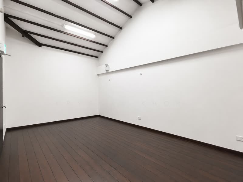 No GST | Petite All-White Shophouse with High Pitched Ceiling, Tras Street Tanjong Pagar Road Amoy Street, 723 sqft, Office For Rent, by Krystal Khor, 500190692 - Interior - CommercialGuru.com.sg