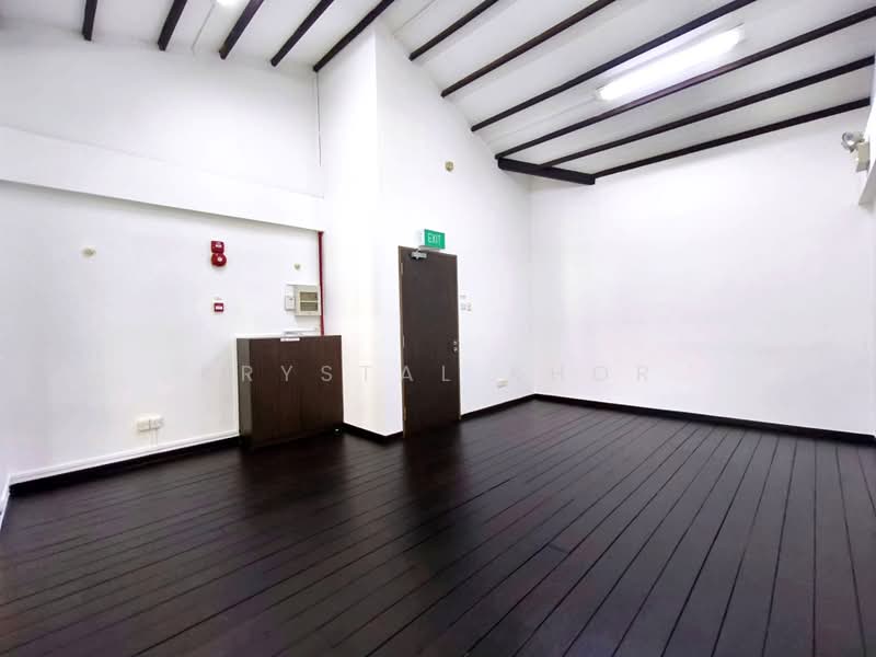 No GST | Petite All-White Shophouse with High Pitched Ceiling, Tras Street Tanjong Pagar Road Amoy Street, 723 sqft, Office For Rent, by Krystal Khor, 500190692 - Interior - CommercialGuru.com.sg