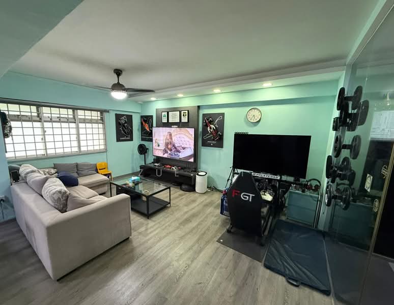 852 Jurong West Street 81, 852 Jurong West Street 81, 3 Bedrooms, 1,152 sqft, HDB Flat For Sale, by Zue Ali, 500190696 - Living Room - PropertyGuru.com.sg