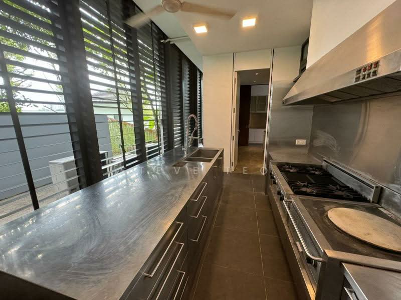 Coronation Road West Queen Astride Park, , 5 Bedrooms, 8,000 sqft, Good Class Bungalow For Sale, by Steve Teo, 500190702 - Kitchen - PropertyGuru.com.sg