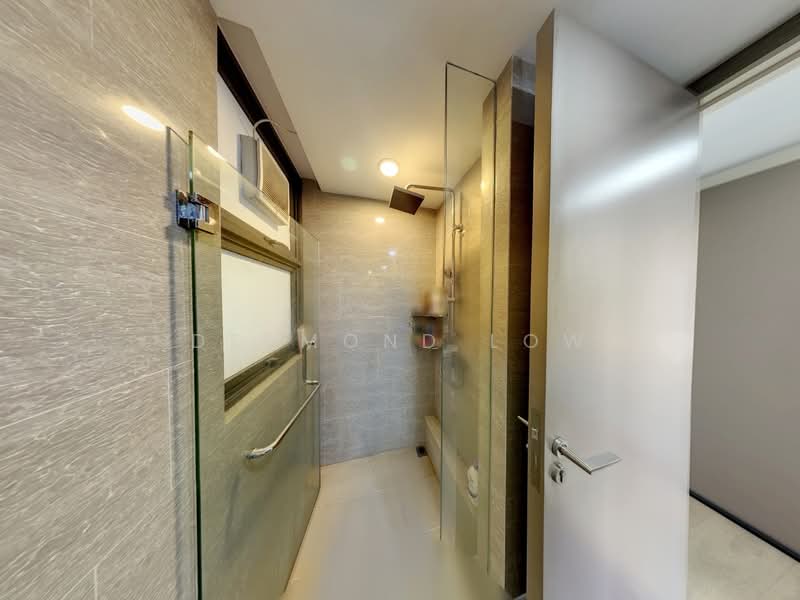 Waterwoods, 17 Punggol Field Walk, 3 Bedrooms, 1,033 sqft, Executive Condominium For Sale, by Desmond Low, 500190704 - Bathroom - PropertyGuru.com.sg