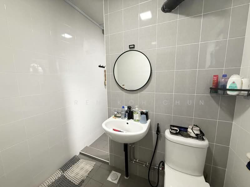 835 Woodlands Street 83, 835 Woodlands Street 83, 4 Bedrooms, 1,582 sqft, HDB Flat For Sale, by Darren Koh Chun Hong, 500190708 - Bathroom - PropertyGuru.com.sg