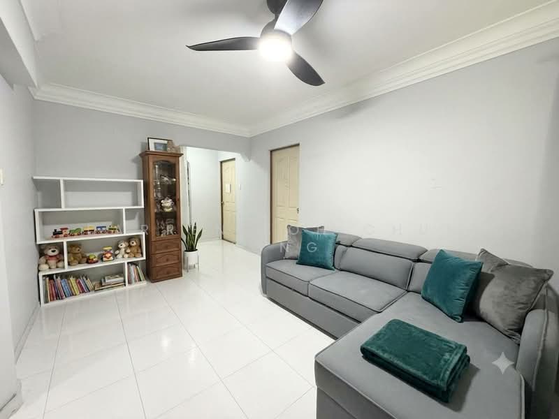 835 Woodlands Street 83, 835 Woodlands Street 83, 4 Bedrooms, 1,582 sqft, HDB Flat For Sale, by Darren Koh Chun Hong, 500190708 - Living Room - PropertyGuru.com.sg