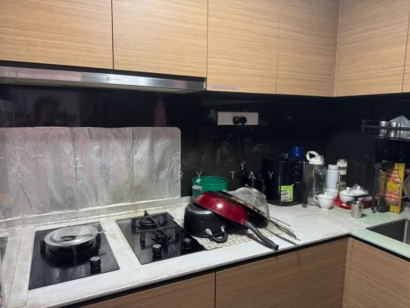 Midwood, 10 Hillview Rise, 3 Bedrooms, 893 sqft, Condominium For Rent, by Jerry Tay, 500190717 - Kitchen - PropertyGuru.com.sg
