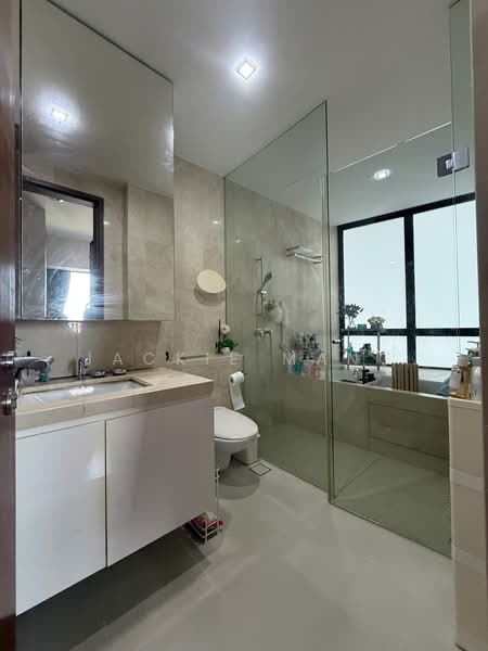 d'Leedon (Former Farrer Court), 3 Leedon Heights, 4 Bedrooms, 1,733 sqft, Condominium For Sale, by Jackie Mang, 500190722 - Master Bathroom - PropertyGuru.com.sg
