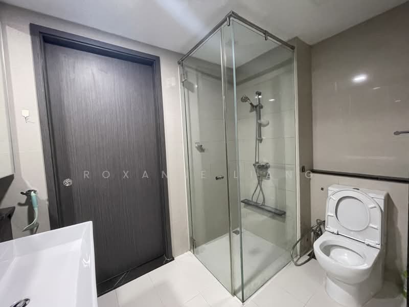Q Bay Residences, 1 Tampines Street 86, 1 Bedroom, 667 sqft, Condominium For Sale, by Roxanne Liang, 500190731 - Bathroom - PropertyGuru.com.sg