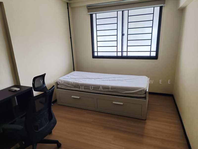 454 Tampines Street 42, 454 Tampines Street 42, 4 Bedrooms, 1,421 sqft, HDB Flat For Sale, by Raymond Chia Swee Huat, 500190732 - Bedroom - PropertyGuru.com.sg